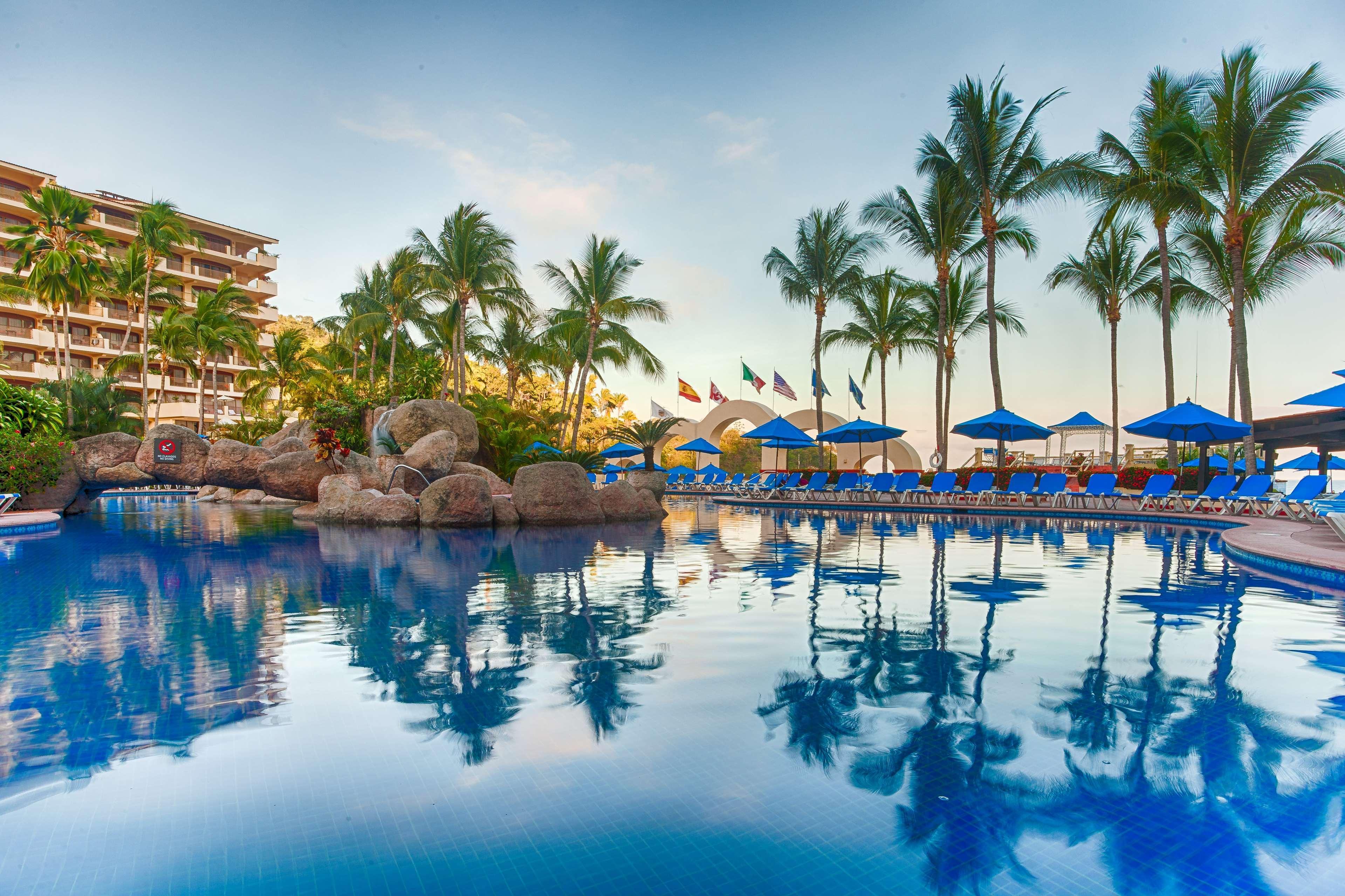 Barcelo Puerto Vallarta Hotel Екстериор снимка